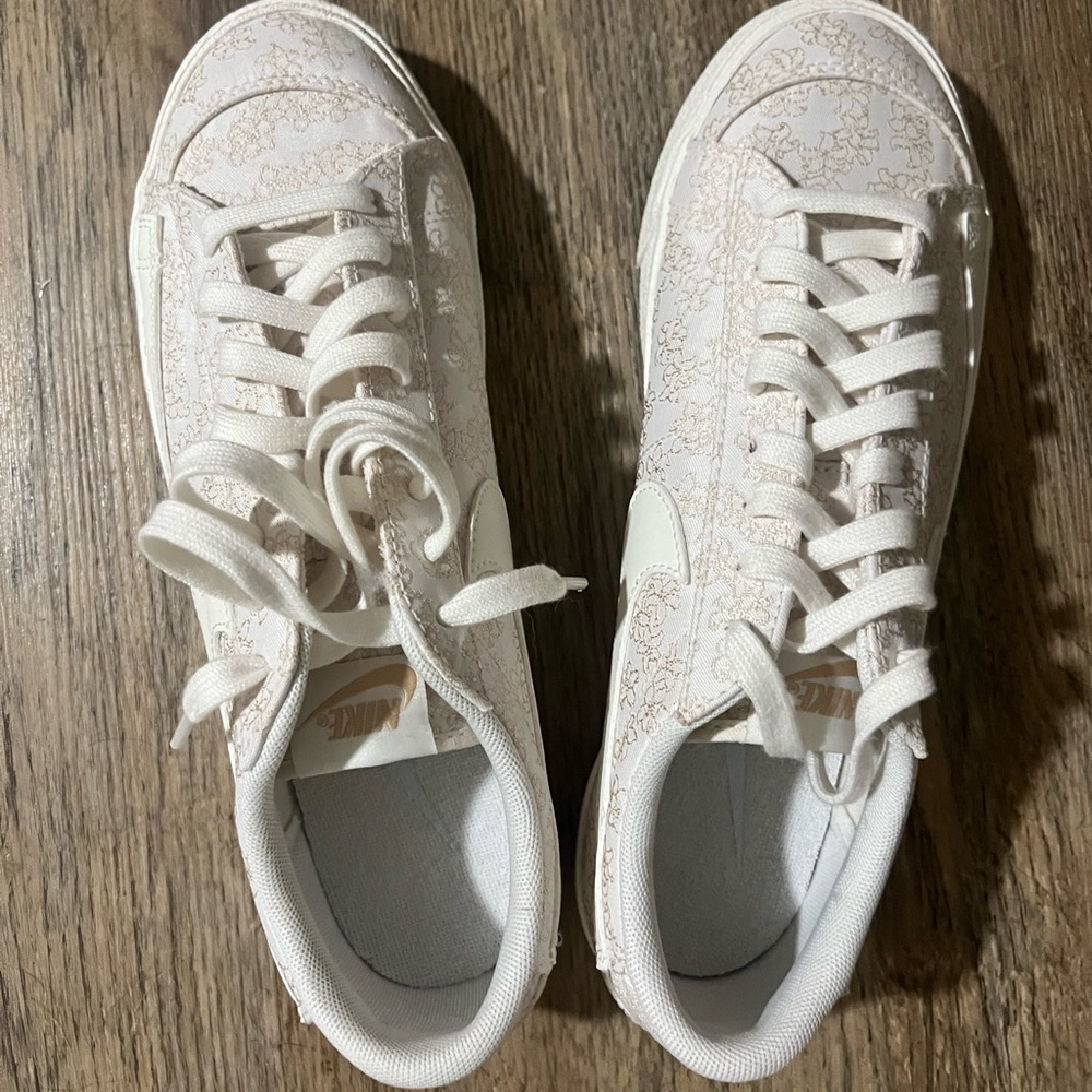 Women’s Floral Nike Sneakers